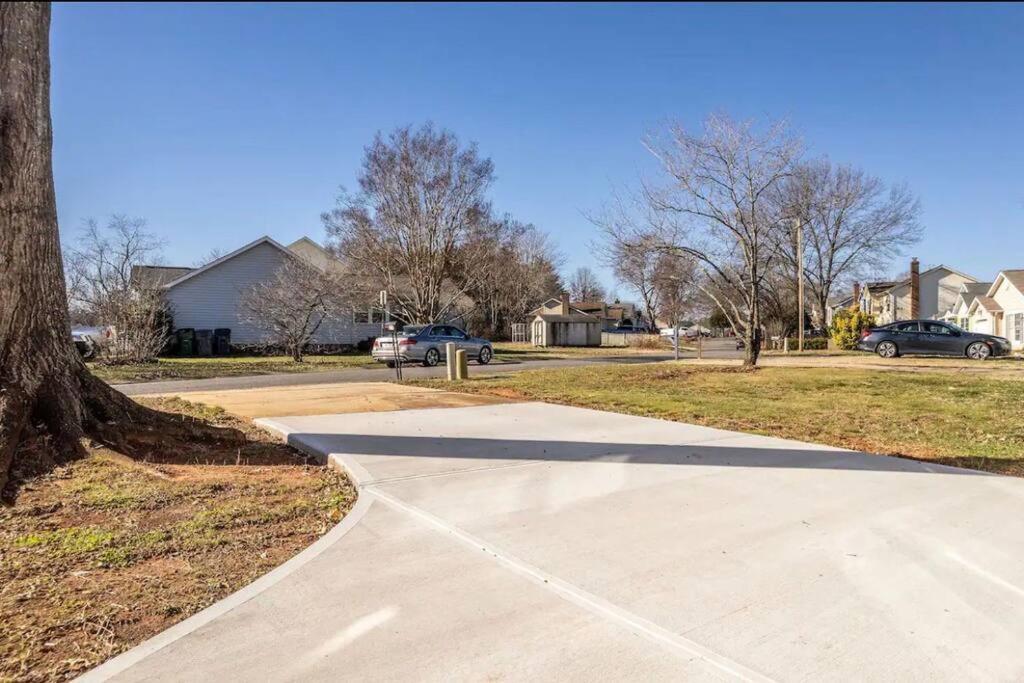 Apartamento 20Min To International Airport! 10Min To Pnc Music! Wifi Charlotte Exterior foto